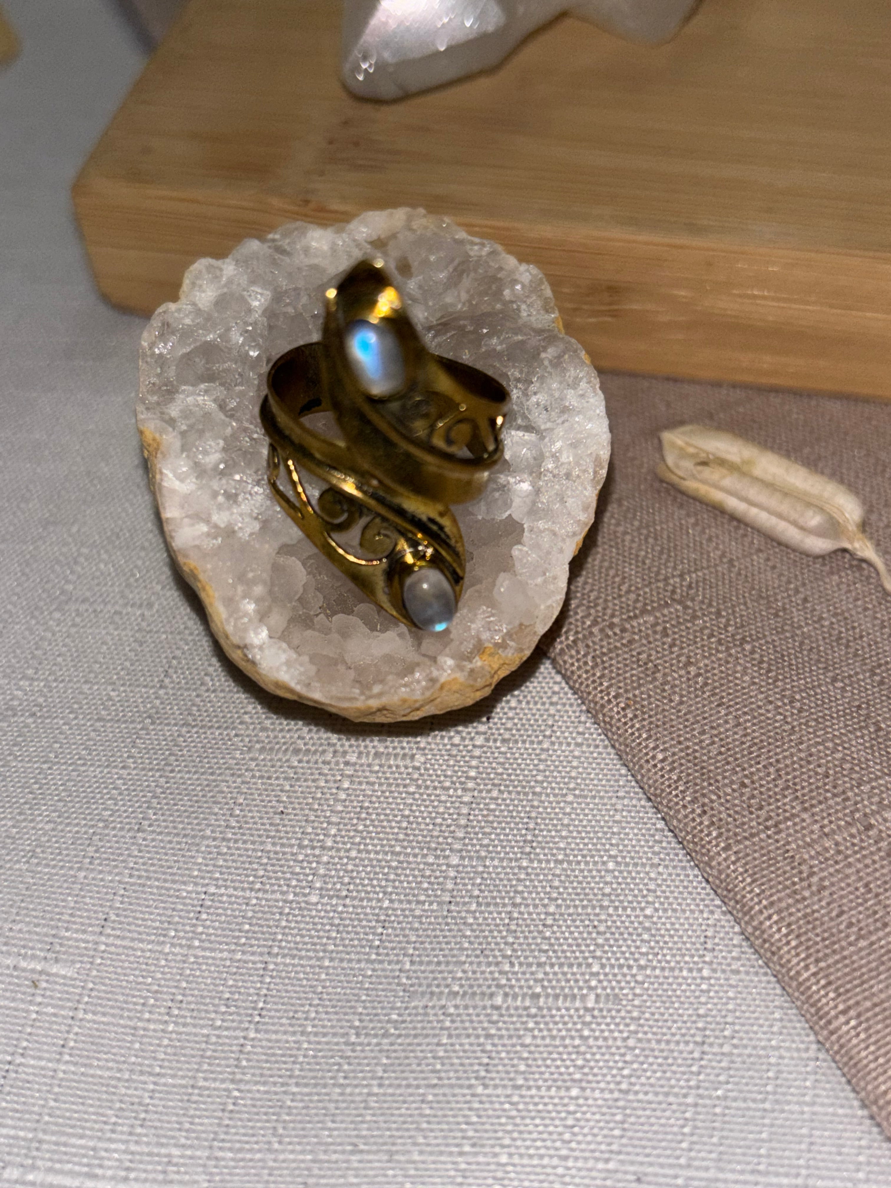 Bague Pierre de Lune en Laiton Réglable - Modèle Unique