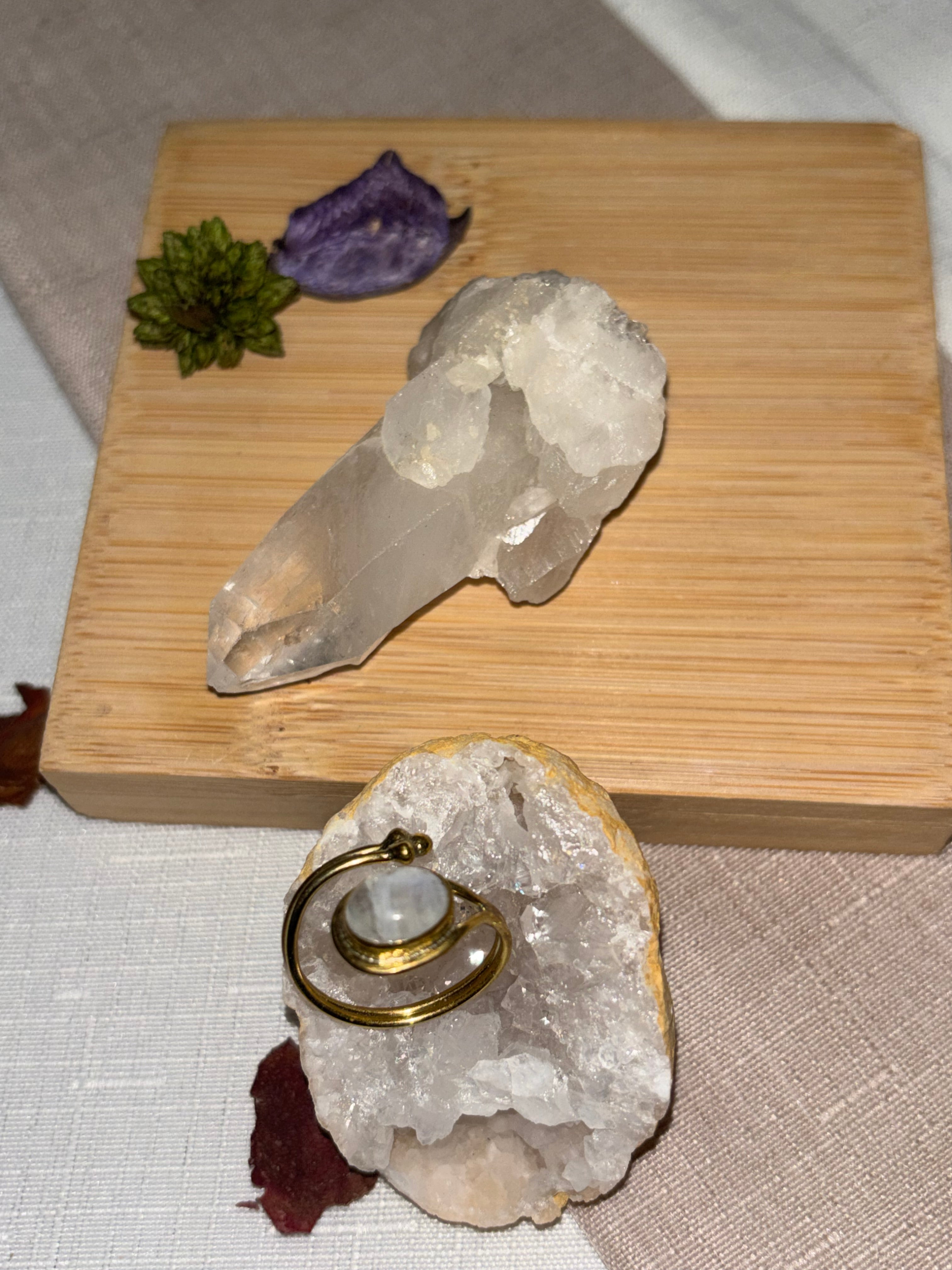 Bague en laiton avec pierre de lune naturelle