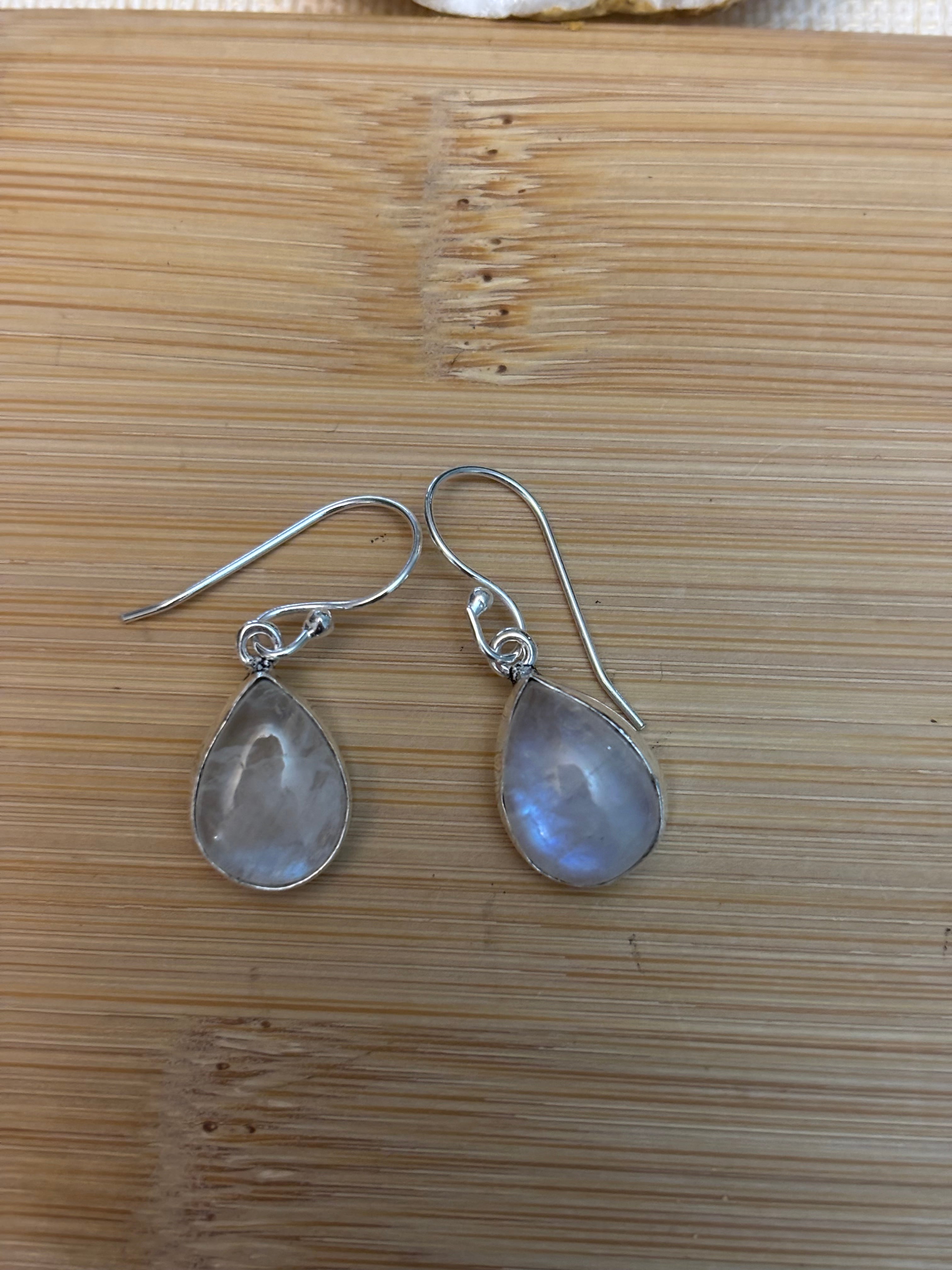 Boucle d’oreille en pierre de Lune